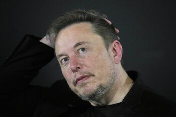 Elon Musk cere dizolvarea Parlamentului britanic la protestele anti-imigraţie din Londra