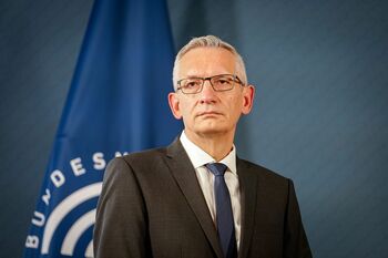 Ce ştie în plus? Şeful principalului serviciu de informaţii german spune că Rusia ar putea ataca Europa până în (…)