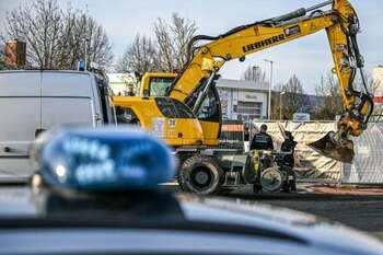 Un bărbat din Tismana și-a convins prietenul să fure un excavator folosit la rețeaua de canalizare și să meargă cu (…)