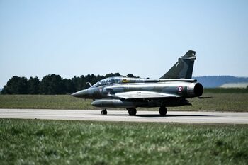 Forțele Aeriene Ucrainene prezintă modul în care piloții operează avioanele Mirage 2000. Eficiență de 98% în (…)