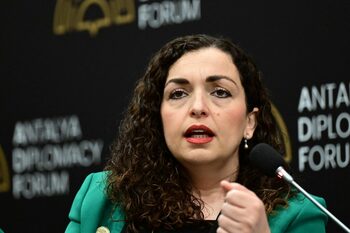 Kosovo avertizează asupra influenței Rusiei în Balcani: Vjosa Osmani denunță „tripleta răului”