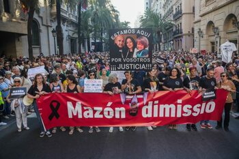 Spaniolii ies din nou în stradă pentru a cere demisia lui Carlos Mazón, la nouă luni după inundațiile devastatoare