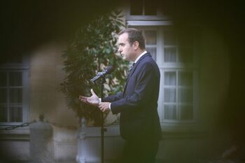 Premierul francez Sébastien Lecornu amână creșterea vârstei de pensionare