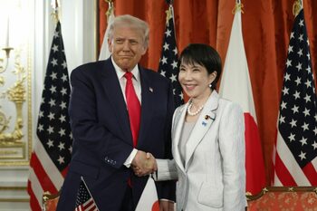 Premierul Japoniei a discutat cu președintele Trump pentru prima dată pe fondul disputei cu China