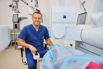 (P) Care sunt cele mai avansate operații refractive și cum sunt ele efectuate la Clinicile Dr. Holhoș