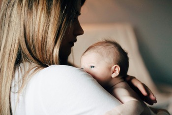 Mama unei fetiţe de 2 luni acuză neglijenţă şi lipsă de empatie la Spitalul Judeţean din Buzău / Reacţia unităţii (…)