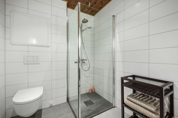 Modernizează-ți baia rapid cu cabine de duș complete
