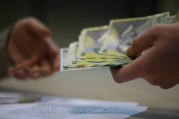 IMM România propune înghețarea salariului minim brut pe țară pentru anul 2026