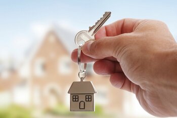 Chiriile și apartamentele s-au dublat în acest oraș în ultimii 5 ani. Două camere se vând și cu 200.000 de euro