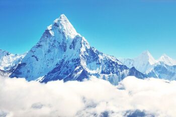 Dronele: noul aliat în curățarea gunoaielor de pe Everest