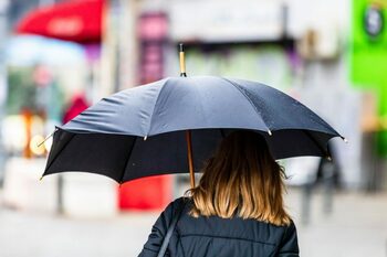 Prognoza pentru următoarele două săptămâni: de la 20°C la frig și ploi în toată țara