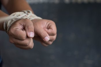 Răpire falsă pentru 47.000 de euro: cum au pus la cale planul două persoane din Vaslui