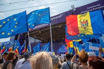 Moldovenii vor în Uniunea Europeană, dar nu vor unirea cu România și nici aderarea la NATO, potrivit unui sondaj
