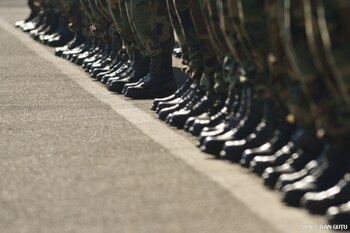 Românii, de acord cu introducerea stagiului militar pe bază de voluntariat. Cum se împart opiniile între votanții (…)