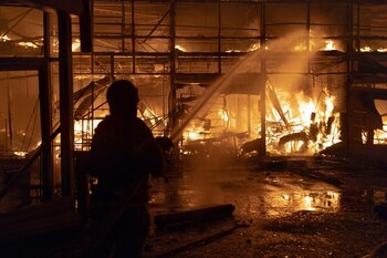 Atac aerian cu bombe ghidate asupra Harkovului: explozii și incendii devastatoare în două cartiere, 9 persoane au (…)