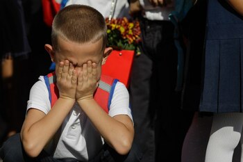 Premiile de final de an: motivație, presiune sau competiție inutilă? Ce spun elevii, profesorii și experții. (…)