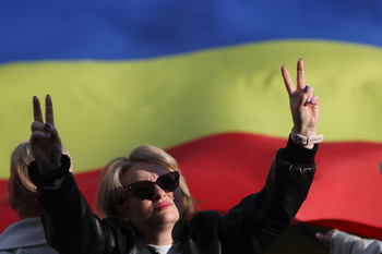 Peste 70% dintre români spun că își iubesc țara. Câți cred că România poate oferi un viitor generațiilor următoare | (…)