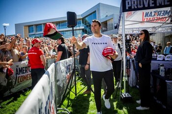 Profesori, pompieri și jurnaliști din SUA au fost concediați pentru opinii critice despre moartea lui Charlie Kirk