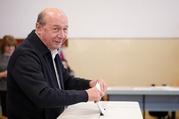 Alegeri Primăria București 2025. Traian Băsescu, la ieșirea de la urne: „Am venit la vot îngrijorat”