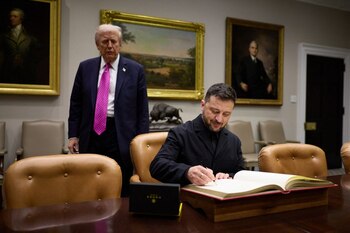 Trump l-ar fi îndemnat pe Zelenski să accepte termenii Rusiei, altfel Putin va „distruge Ucraina”. Întâlnirea dintre (…)