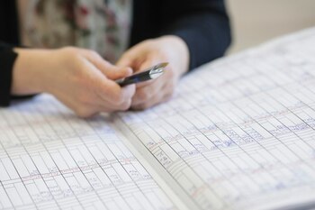 Raport OCDE: România se confruntă cu lipsă de profesori și o îmbătrânire a cadrelor didactice. O treime dintre ei au (…)