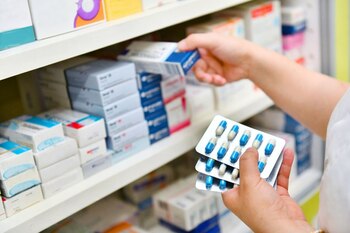 Medicamentele vor rămâne la valoarea minimală a TVA-ului, anunță ministrul Sănătății