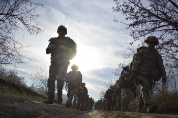 Exerciţii militare cu muniție de război în Babadag. Autorităţile le recomandă şoferilor să folosească rute alternative