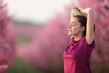 Ce se întâmplă cu mintea și corpul tău dacă meditezi 5 minute pe zi. De ce ar trebui să începi chiar de azi