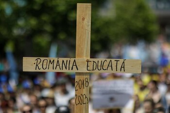 Haos în educație. Sindicatele vorbesc de comasarea a 700 de școli, candidații de la Titularizare se gândesc dacă se (…)