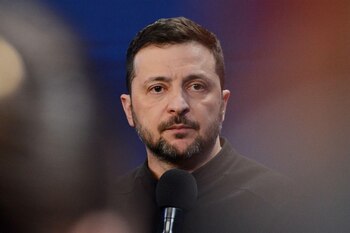 Zelenski merge în Suedia, unde încheie un acord de „export” de armament. „O Ucraină puternică şi capabilă este o (…)