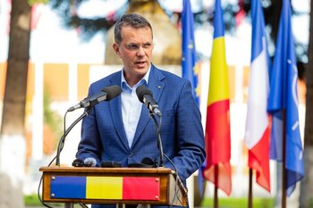 Controversele legate de diploma de studii a lui Ionuț Moșteanu. Cum răspunde ministrul Apărării acuzațiilor incomode