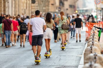 În ce măsură ar fi benefică introducerea permisului pentru trotinete. „Ar întoarce oamenii la mașini”