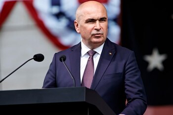Ilie Bolojan, de Ziua Aviaţiei: „Avem oameni care îşi fac treaba zi de zi, în uniformă sau în civil”