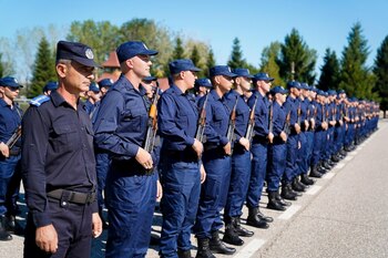 „Ofertă last-minute: cazare gratuită, masă inclusă, sală de fitness și primești și bani”. Numărul candidaților la (…)