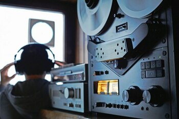 Directorii serviciilor secrete şi România în războiul informaţional