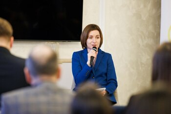 La Chișinău a început campania electorală pentru alegerile parlamentare. Maia Sandu: Este pusă în joc însăși soarta (…)