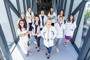 Abonamentul Enayati Medical City nu te lasă singur nici în vacanță