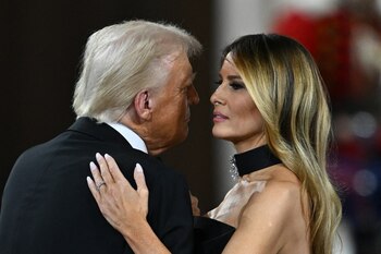 „Serios”? Reacția Melaniei după ce Trump i-a spus că a avut o „discuție minunată” cu Putin