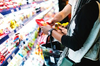Comercianții care nu înlocuiesc produsele cu defecte după cumpărare, amendați cu până la 25.000 de lei