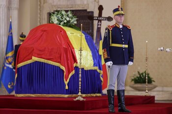 Antena 3: Guvernul a plătit 27.000 de euro pentru funeraliile de stat și mormântul lui Ion Iliescu