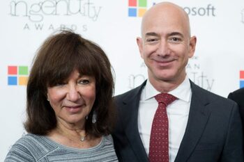 Mama lui Jeff Bezos a murit. Fără intervenția lui Jackie Bezos, miliardarul nu ar fi putut să își construiască (…)