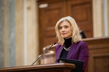 Înființarea Comisiei speciale comune „România fără violență domestică” aprobată astăzi de Camera Deputaților și Senat