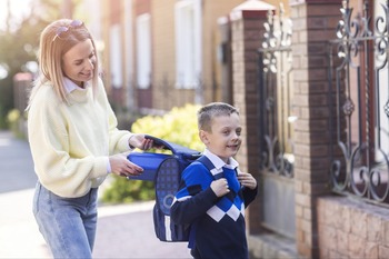 Veste bună pentru părinții care au copiii la școală! Vor primi o zi liberă plătită de la stat