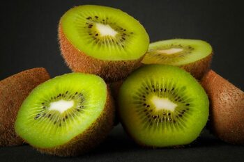 Kiwi, recunoscut oficial de UE drept primul fruct care susține sănătatea intestinală