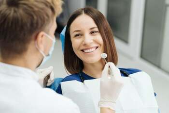 De câte ori pe an ar trebui să mergi la dentist?