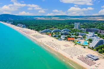 România şi Bulgaria, soluţia turiştilor străini care fug de canicula din Grecia, Spania şi Italia. Cum se va schimba (…)