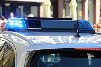Un şofer urmărit în Ungaria a fost prins în România / El a fost oprit după aproape 50 de kilometri de la intrarea în (…)