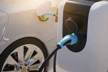 De ce mașinile electrice ar putea fi dotate cu un dispozitiv care face zgomot?