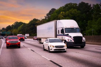 Politicienii din SUA se plâng că mașinile au devenit prea sigure. Ce propuneri au aceștia?