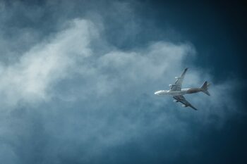 Furtuna a afectat zborurile mai multor curse ce urmau să aterizeze pe Aeroportul Otopeni